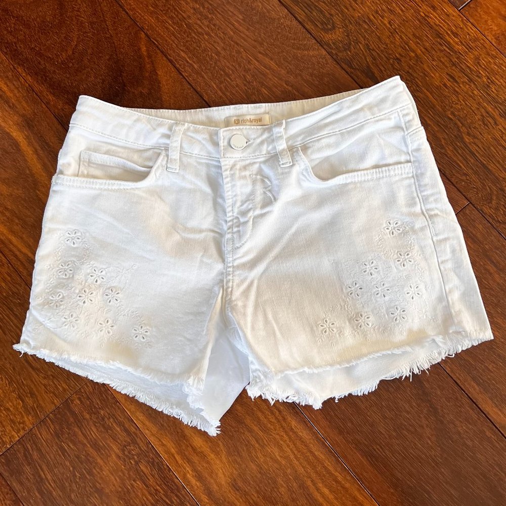 Rich & Royal White Shorts size 26